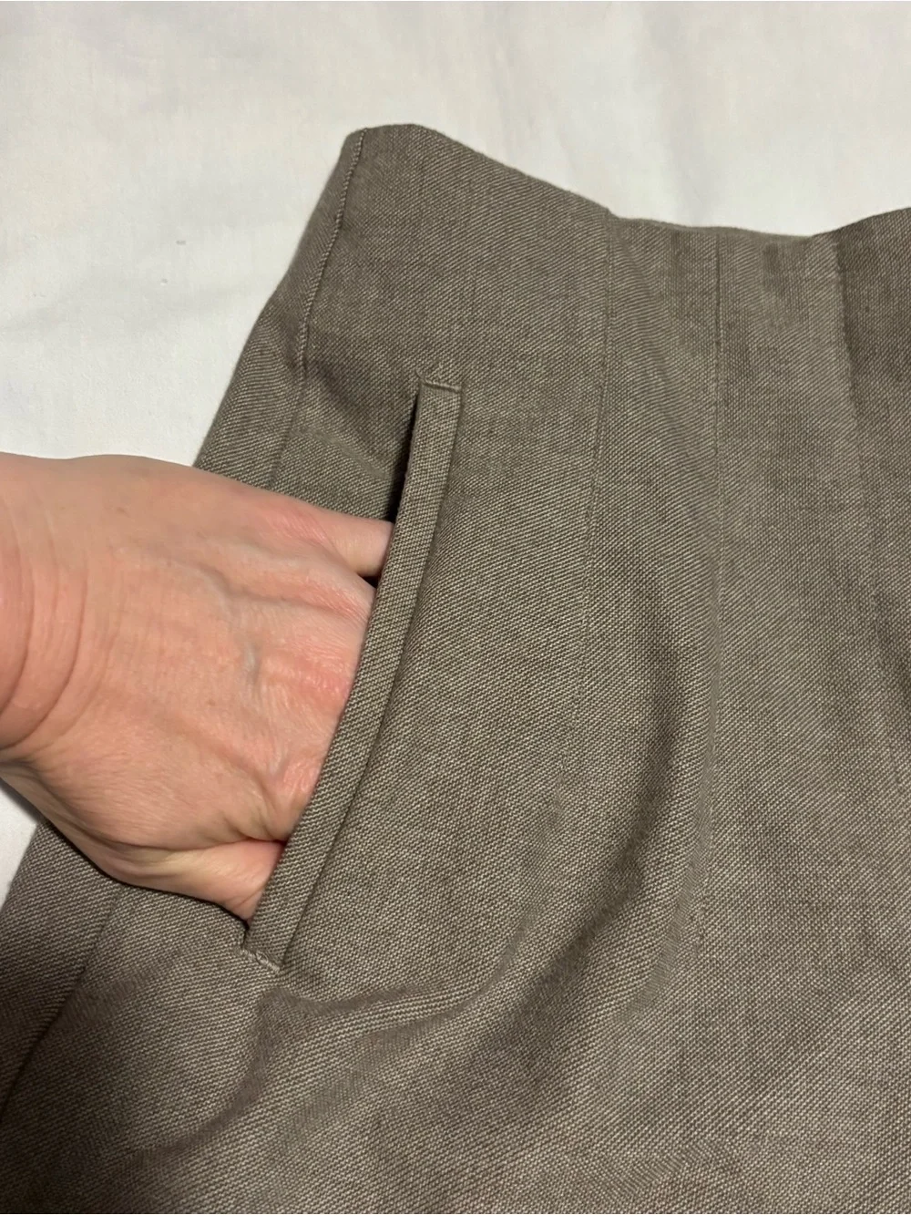 Zara Women’s Medium High Waisted Straight Leg Pleated Dress Pants Gray